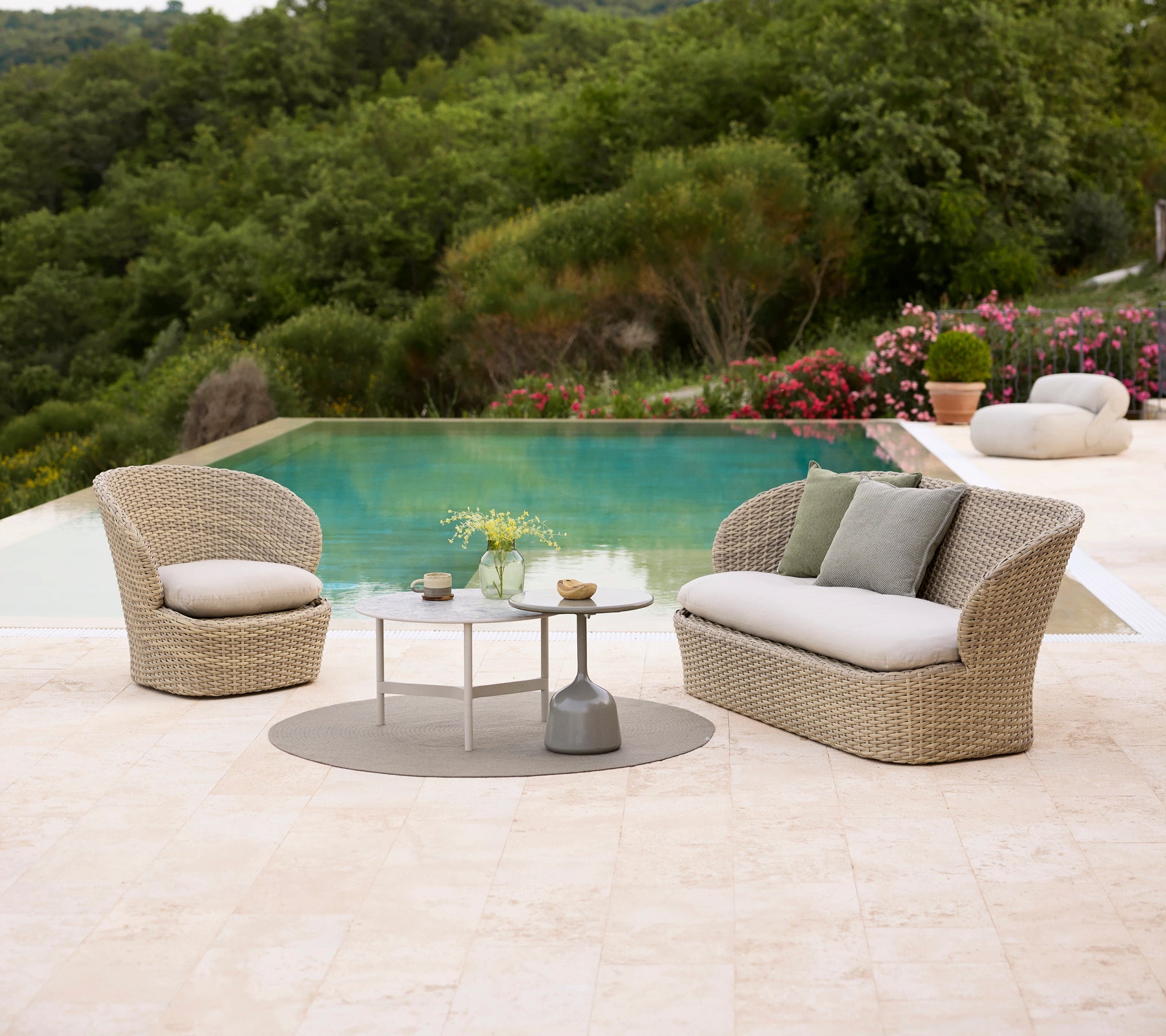 Swivel Outdoor Lounge Chair Woven