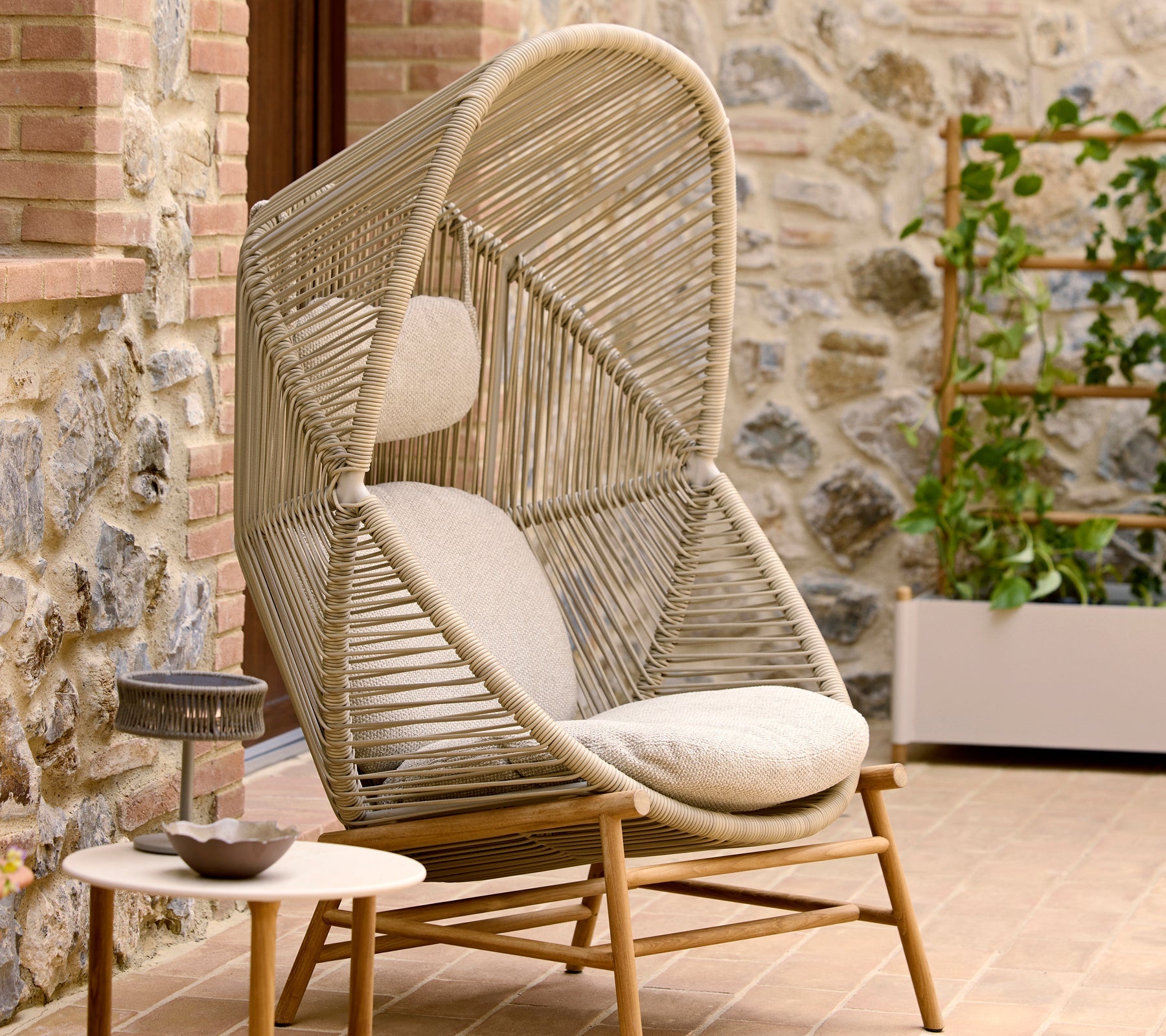 Woven Outdoor Lounge Chair Rope Base