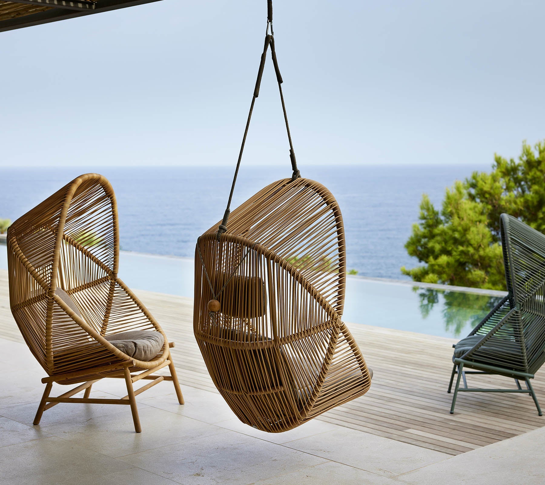Woven Outdoor Lounge Chair Rope Base
