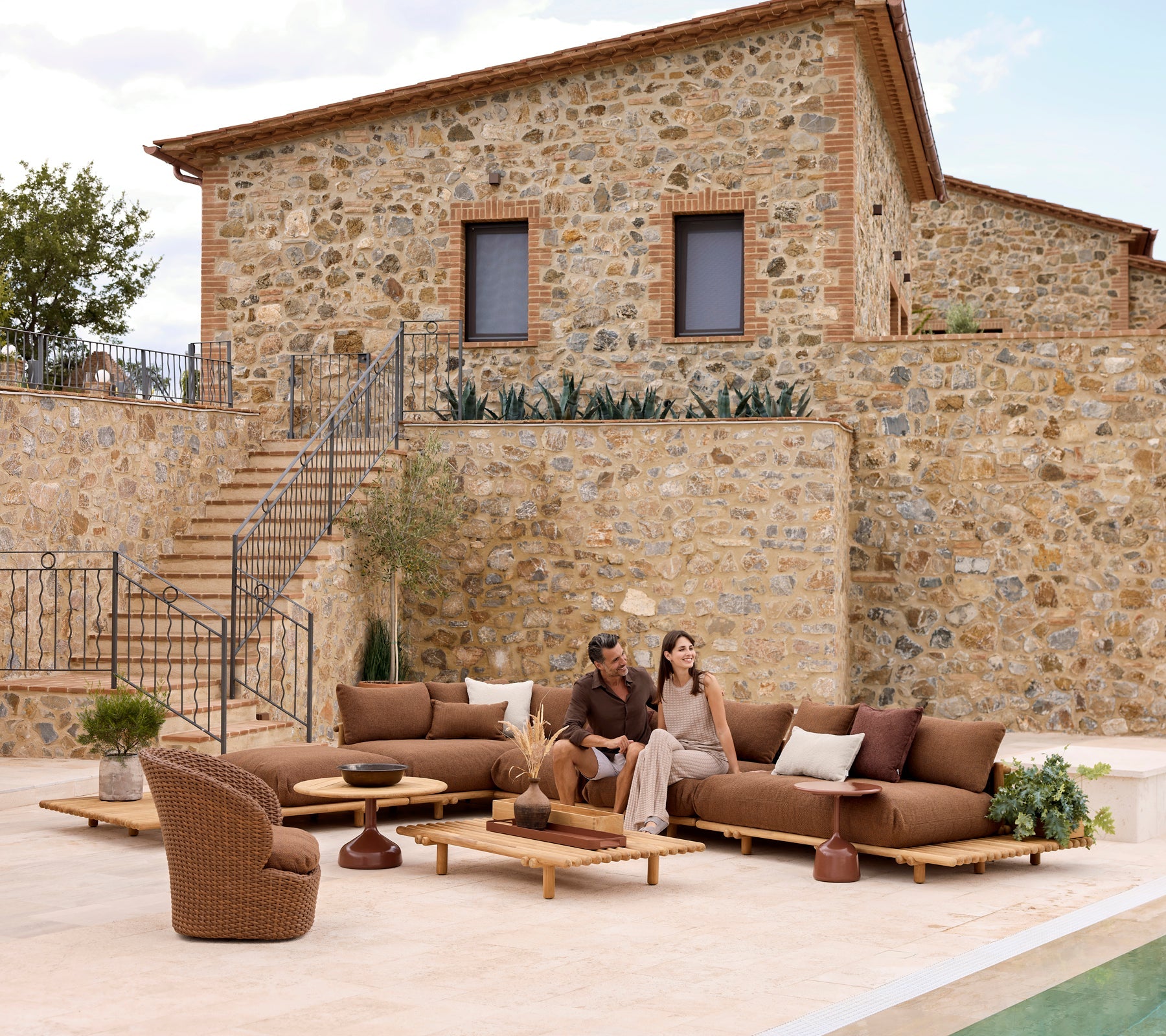 Swivel Outdoor Lounge Chair Woven